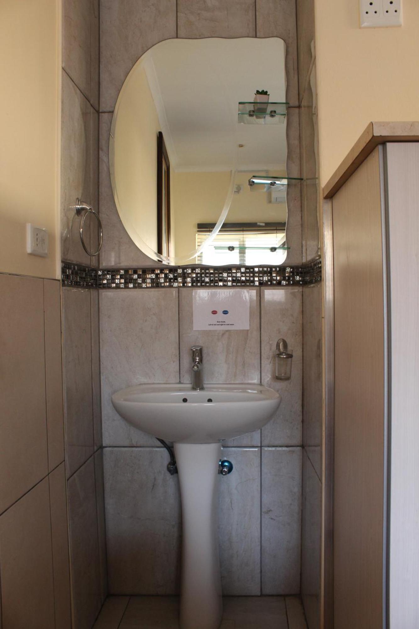 Esperanca Guesthouse 빈트후크 외부 사진